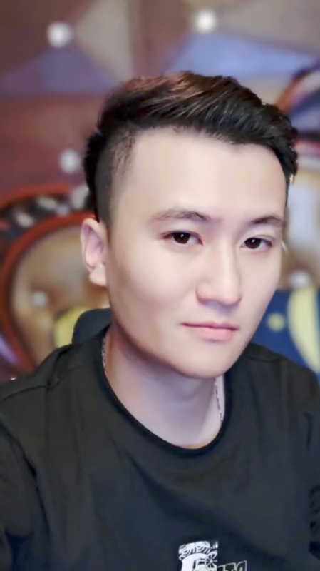 ToTheMoon的第一张照片--青岛闪婚服务中心